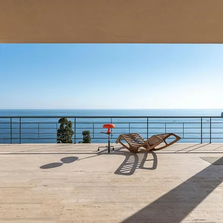 Nyaraló Modernist With Private Sea Access