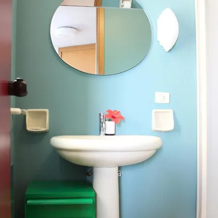 Modernist With Private Sea Access Nyaraló Porticello