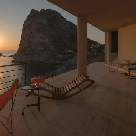 Modernist With Private Sea Access Nyaraló Porticello