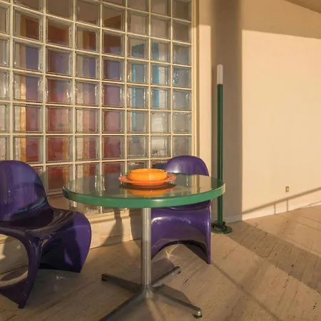 Modernist With Private Sea Access Nyaraló *